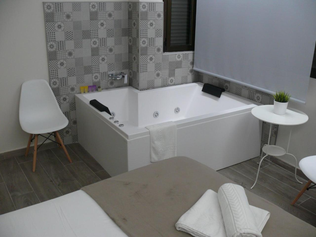 Hostal Bed Of The Sea Valencia Buitenkant foto