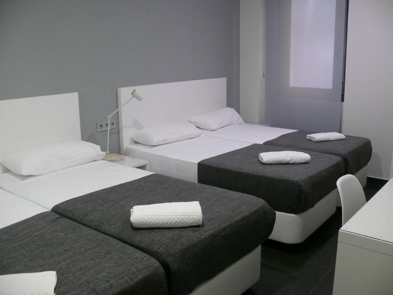 Hostal Bed Of The Sea Valencia Buitenkant foto