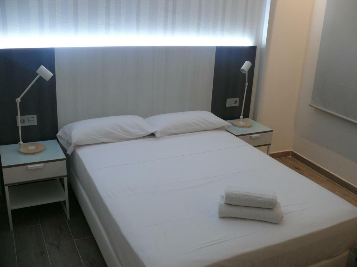 Hostal Bed Of The Sea Valencia Buitenkant foto